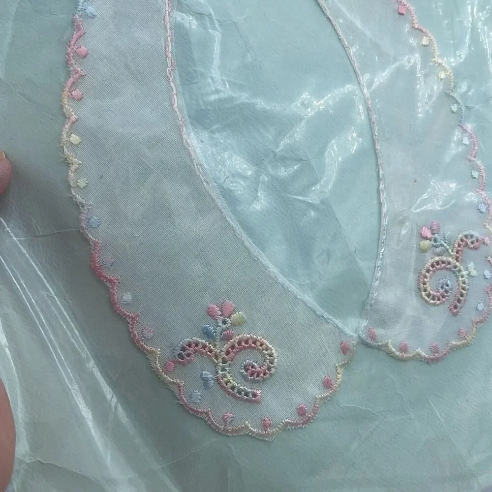 Vintage Crown Originals embroidered collar NWT